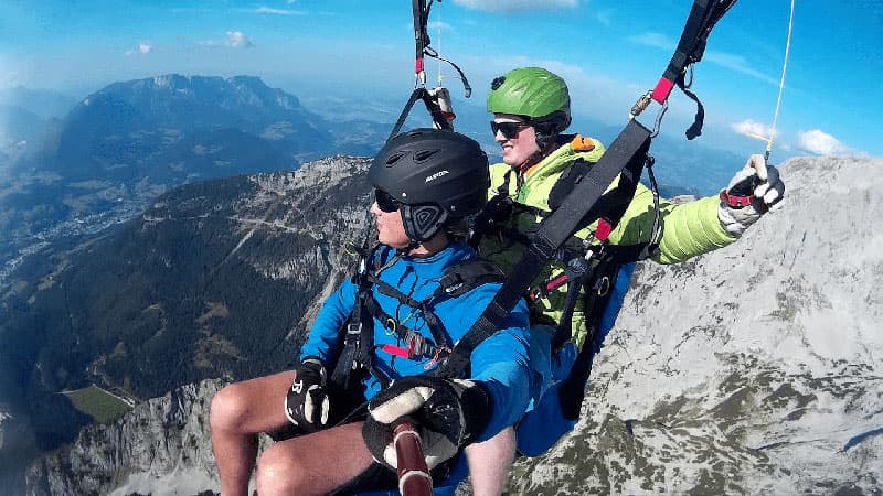 »Thermik« Tandemfliegen vor Kulisse des Jenner und Höher Göll in Berchtesgaden.